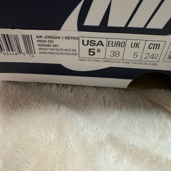 AIR JORDAN 1 RETRO HIGH OG GS Kids 5.5 Women 7 - Picture 2 of 5